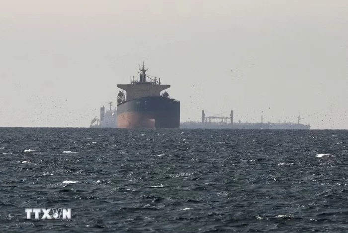 Eo biển Hormuz đối mặt rủi ro mới sau các vụ tấn công tàu chở dầu