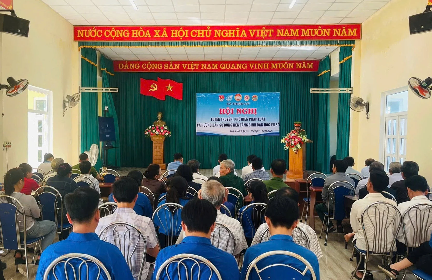 Mặt trận Tổ quốc và các tổ chức, đoàn thể tổ chức hội nghị tuyên truyền, phổ biến pháp luật - Ảnh: T.H