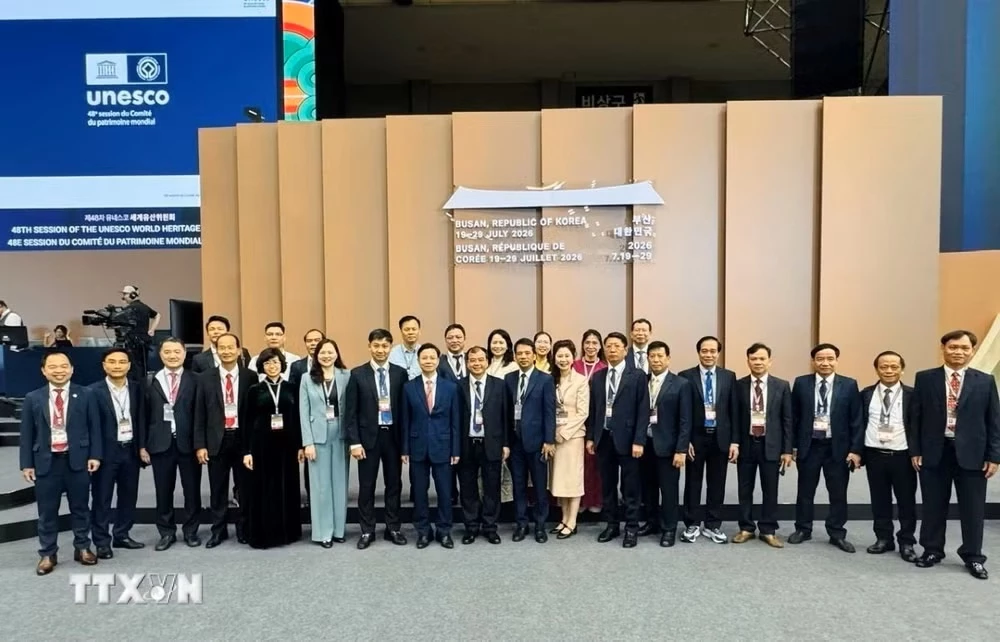 Đoàn Việt Nam tại Kỳ họp lần thứ 48 Ủy ban Di sản thế giới thuộc Tổ chức Giáo dục, khoa học và văn hóa Liên hợp quốc (UNESCO) tổ chức tại thành phố Busan. (Ảnh: Khánh Vân/TTXVN)