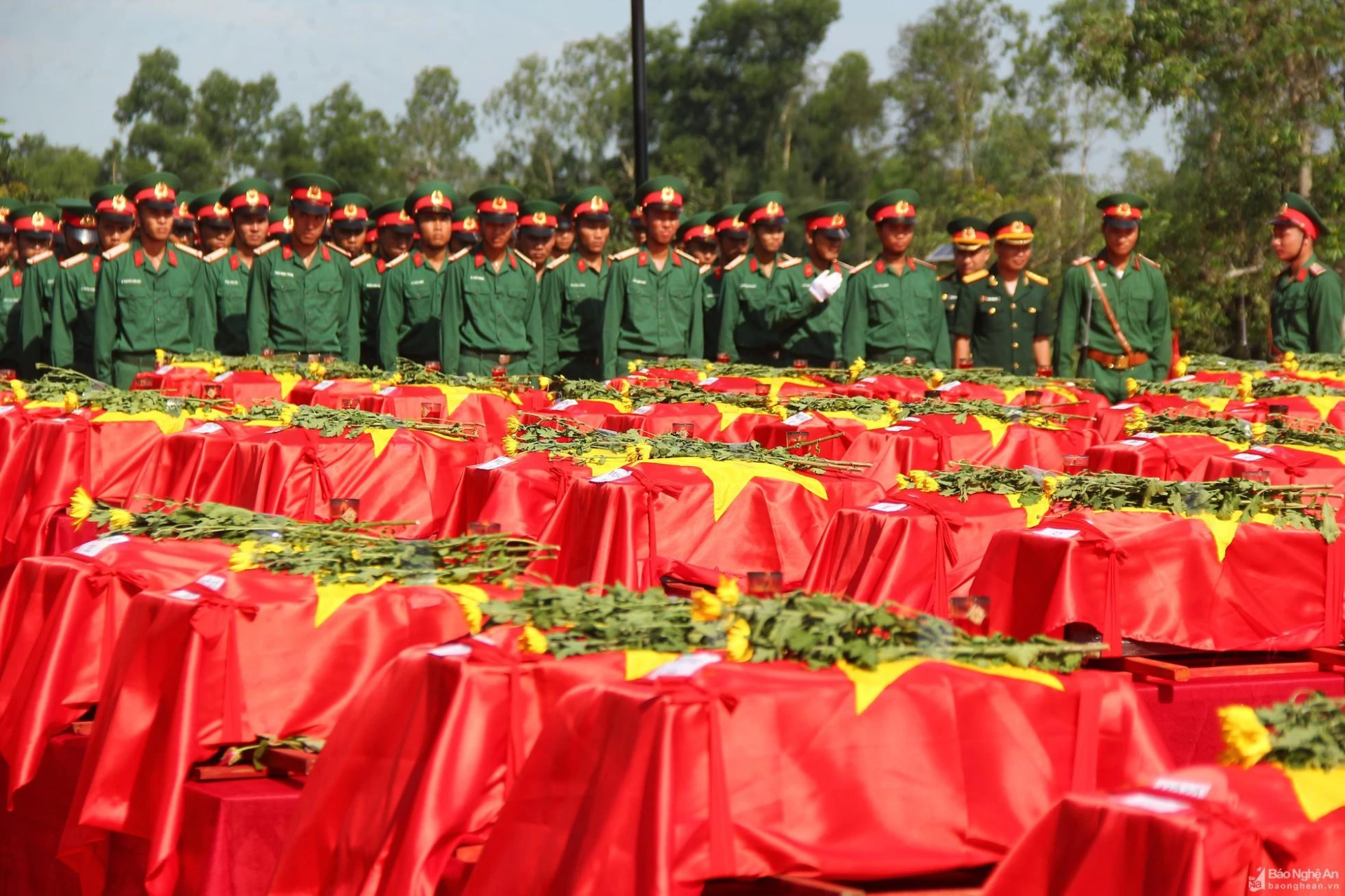 Công tác tìm kiếm, quy tập và xác định danh tính hài cốt liệt sĩ là nghĩa vụ thiêng liêng, trách nhiệm chính trị đặc biệt quan trọng của cả hệ thống chính trị.