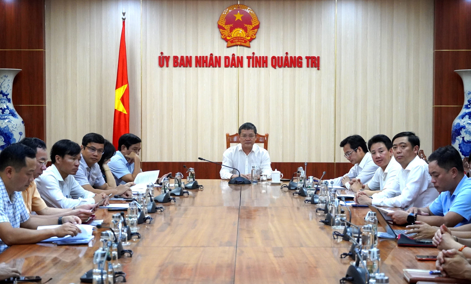 Đồng chí Phan Phong Phú, Phó Chủ tịch UBND tỉnh dự hội nghị tại điểm cầu tỉnh Quảng Trị - Ảnh: H.L