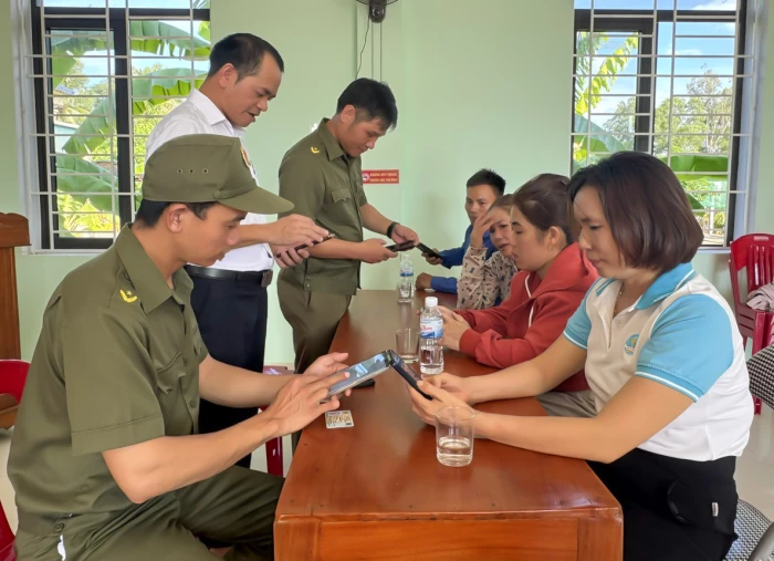 Từ những 'cú chạm số' ở làng quê