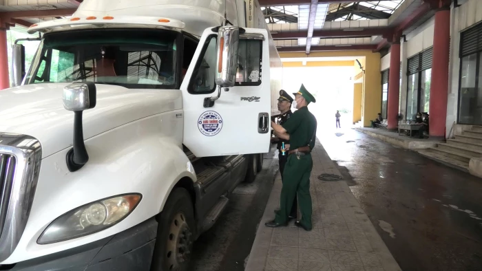 Nâng cao hiệu quả đấu tranh chống buôn lậu, gian lận thương mại và hàng giả