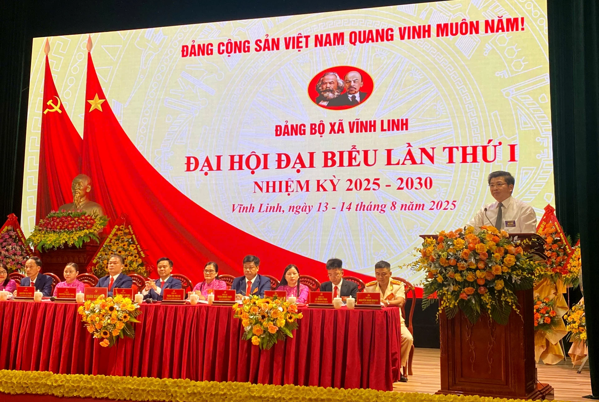 Trưởng Ban Tổ chức Tỉnh uỷ Trần Vũ Khiêm phát biểu tại Đại hội - Ảnh: Minh Trí