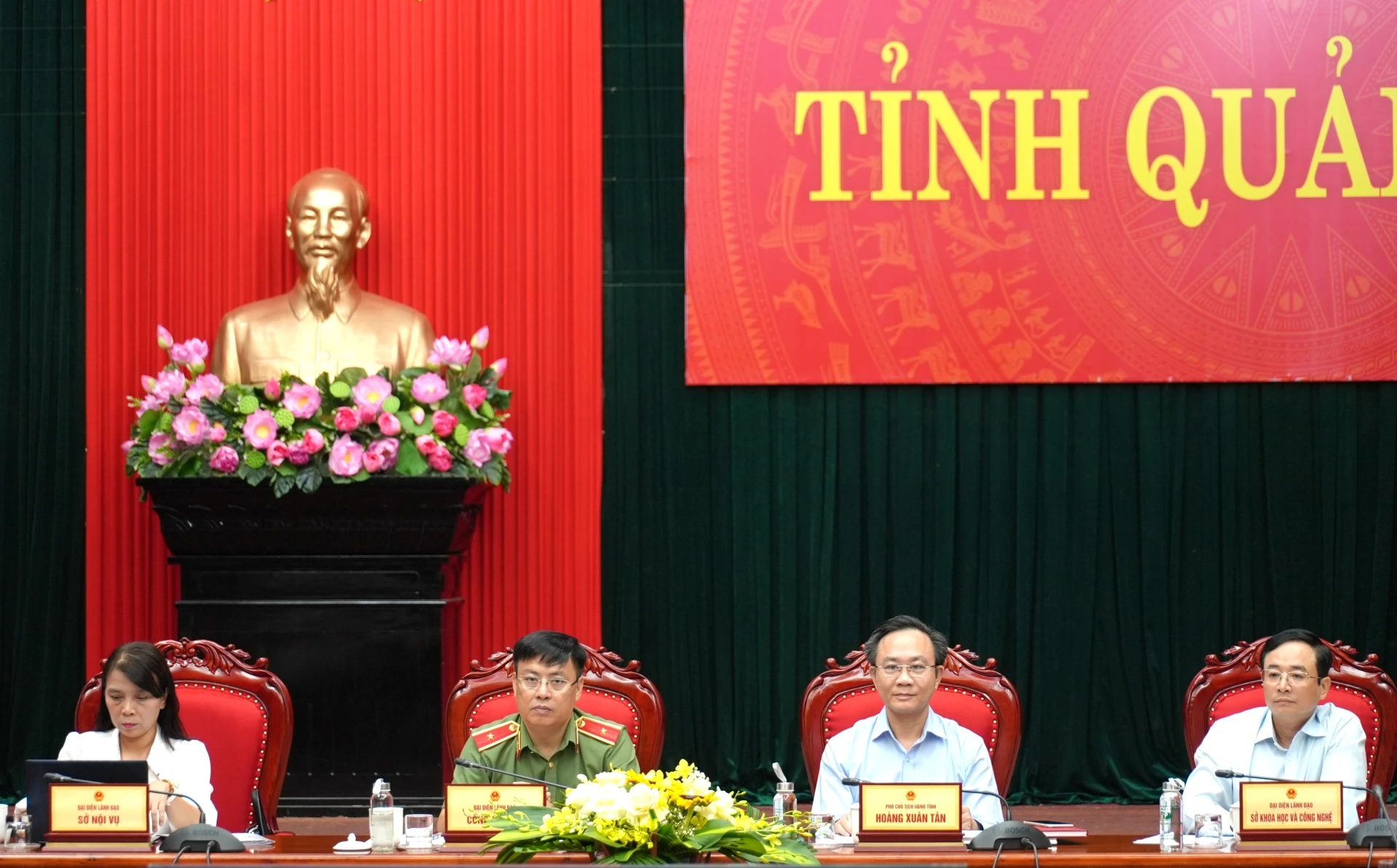 Các đồng chí trong Thường trực Ban chỉ đạo chủ trì phiên họp - Ảnh: Trung Đức