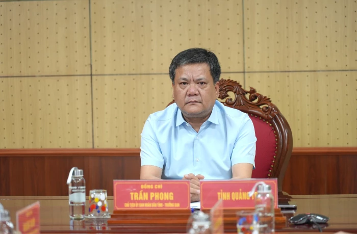 Sẵn sàng "4 tại chỗ" ứng phó với bão số 5