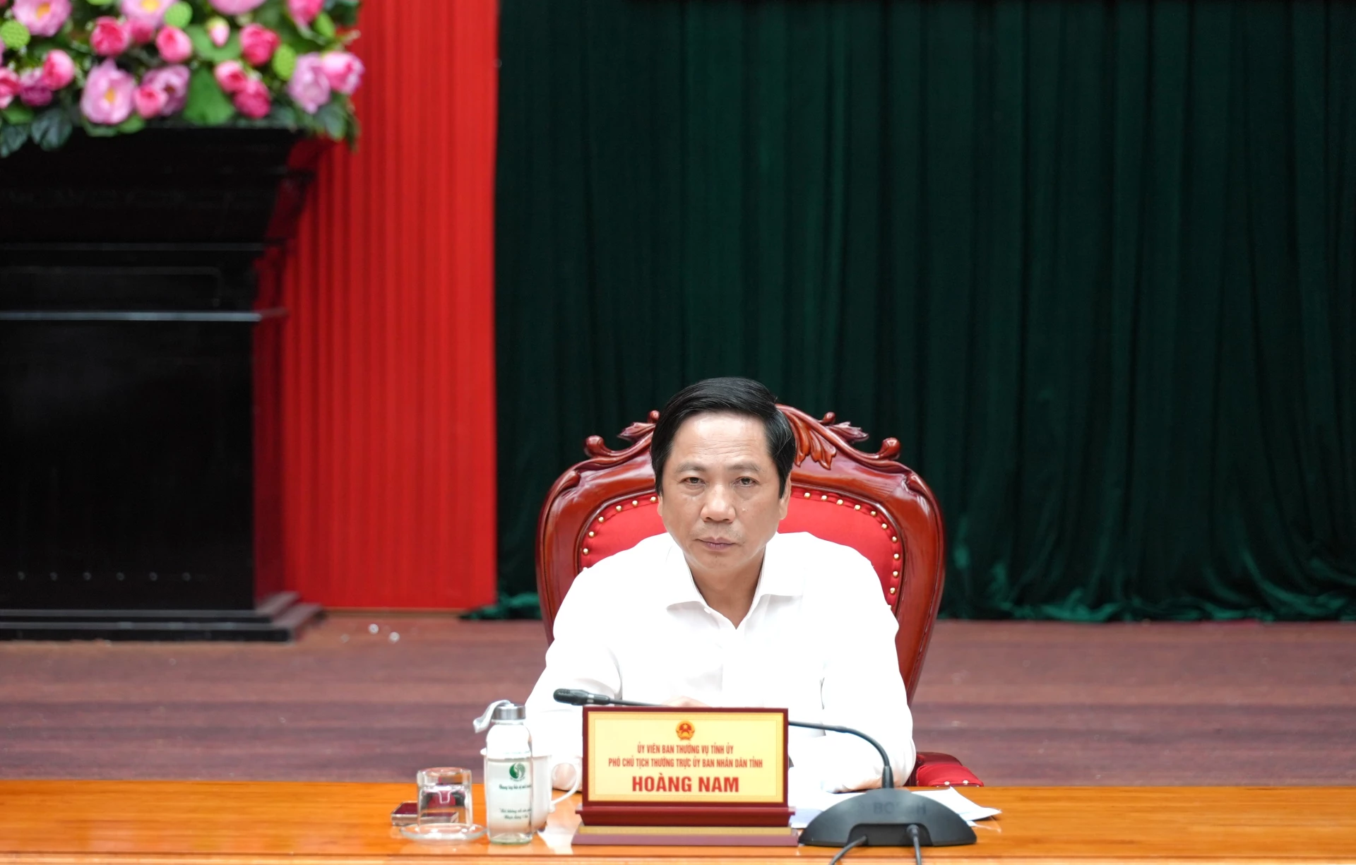 Phó Chủ tịch Thường trực UBND tỉnh Hoàng Nam chủ trì hội nghị - Ảnh: Trung Đức