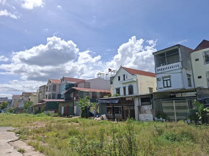 Chuyện quản lý: Phía sau 18 lô đất đấu giá