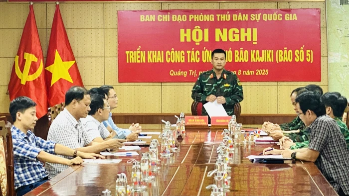 Chủ động nguồn lực và phương tiện tại chỗ để ứng phó bão số 5