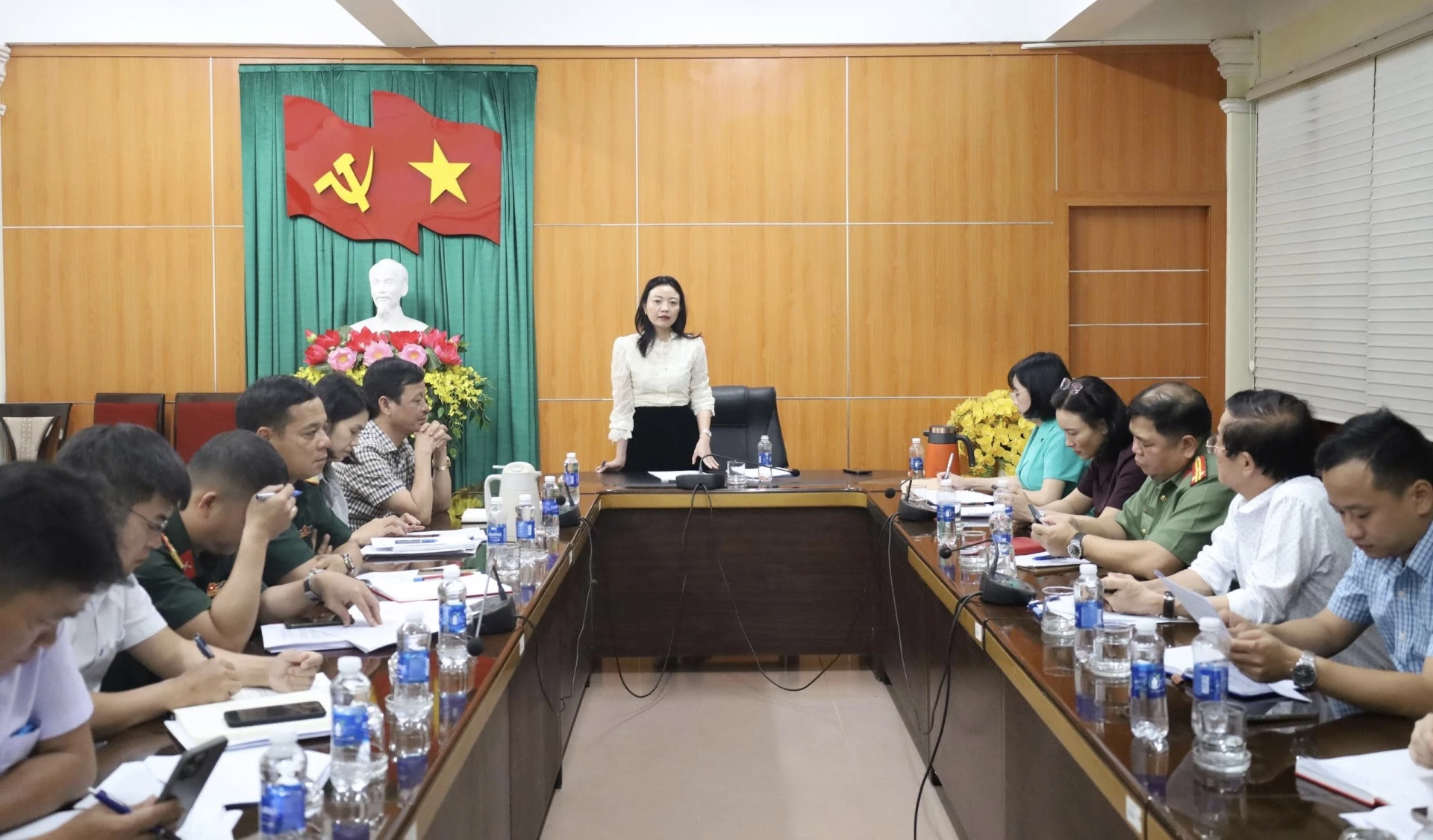 Họp chuẩn bị cho chương trình nghệ thuật đặc biệt đặc biệt Quảng Trị - Hội tụ và tỏa sáng -Ảnh: Quang Ngọc