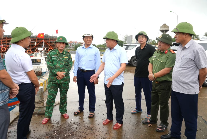 Không chủ quan, lơ là, thực hiện nghiêm các chỉ đạo về ứng phó bão số 6