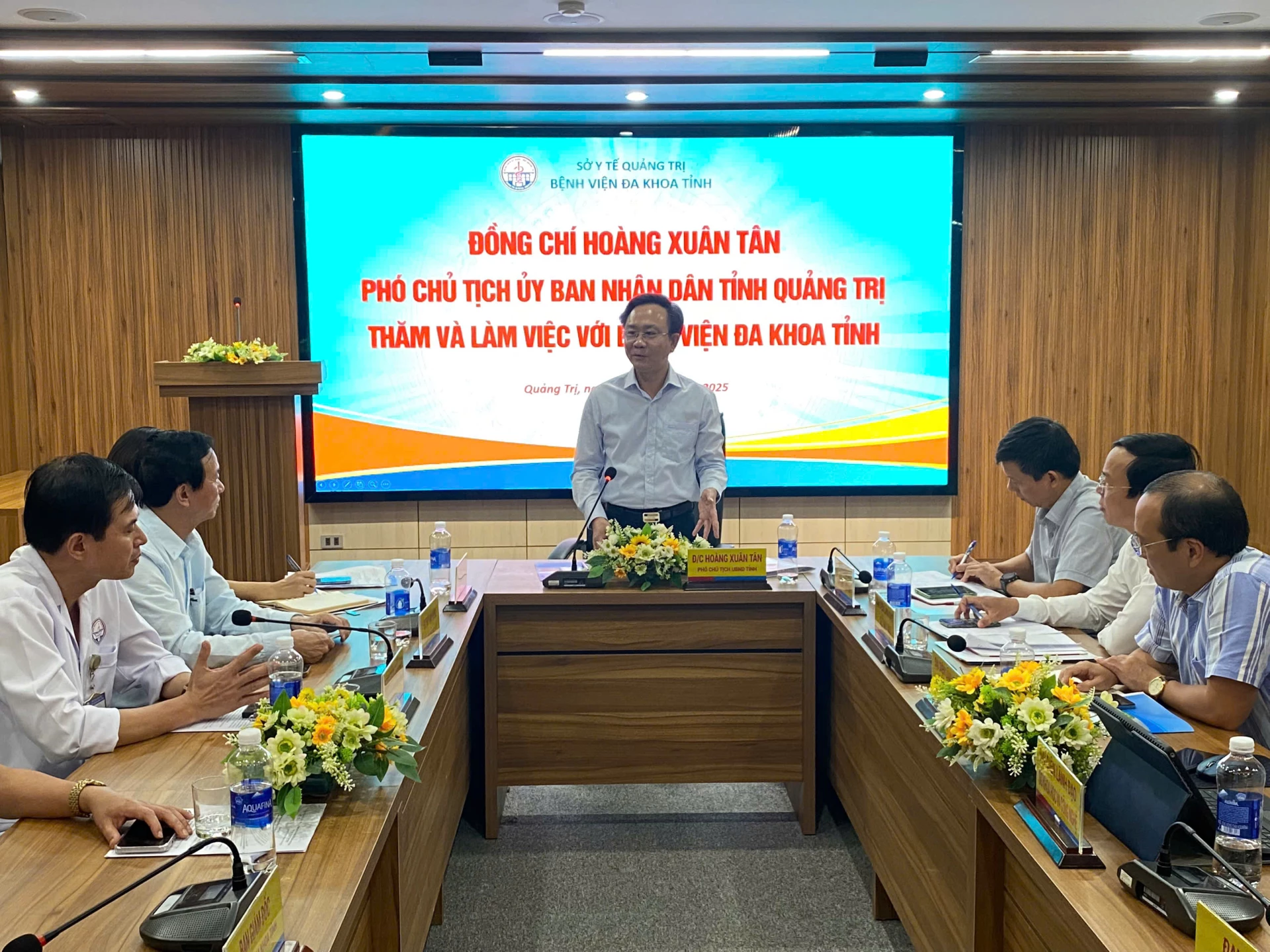 Phó Chủ tịch UBND tỉnh Hoàng Xuân Tân phát biểu kết luận tại buổi làm việc