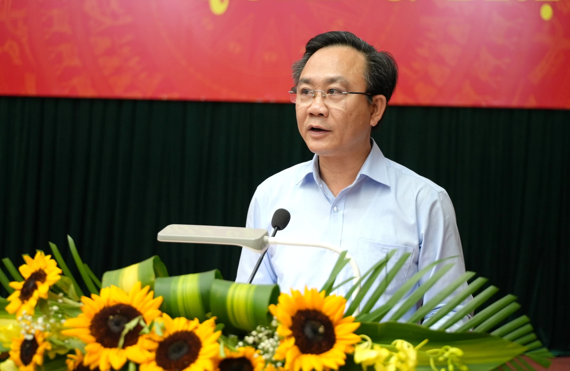 Phó Chủ tịch UBND tỉnh, Phó Trưởng ban Thường trực Ban chỉ đạo Hoàng Xuân Tân phát biểu kết luận phiên họp - Ảnh: Trung Đức
