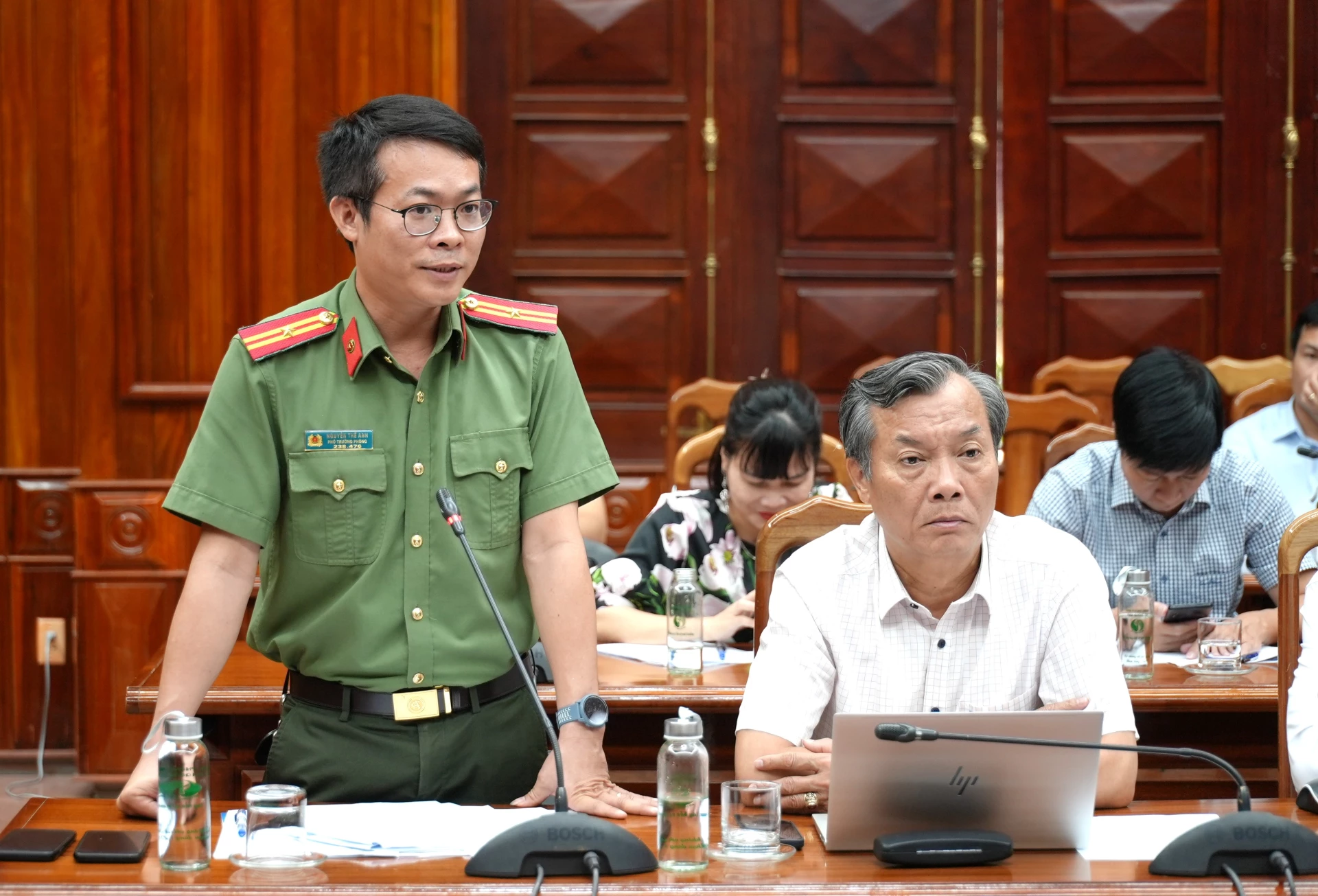 Đại diện Công an tỉnh phát biểu tại hội nghị - Ảnh: Trung Đức