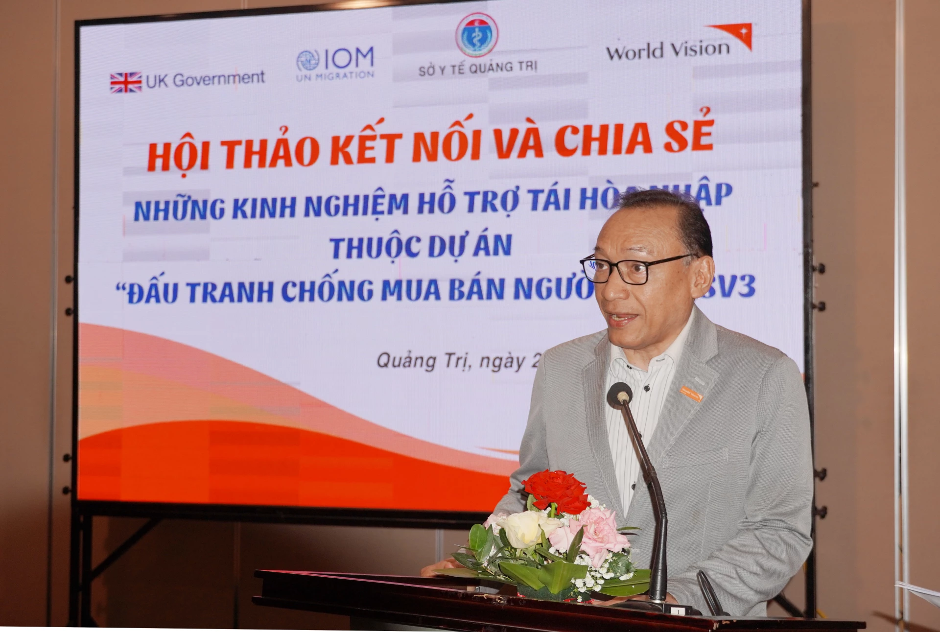 Ông Doseba Tue Sinay, trưởng đại diện Tổ chức TNTG tại Việt Nam phát biểu tại hội thảo - Ảnh: H.N