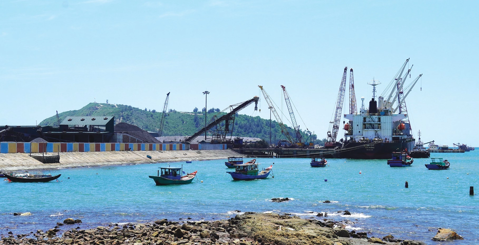 Cảng biển Hòn La và Khu kinh tế Hòn La, trung tâm động lực tăng trưởng của vùng Bắc sông Gianh -Ảnh: D.C.H