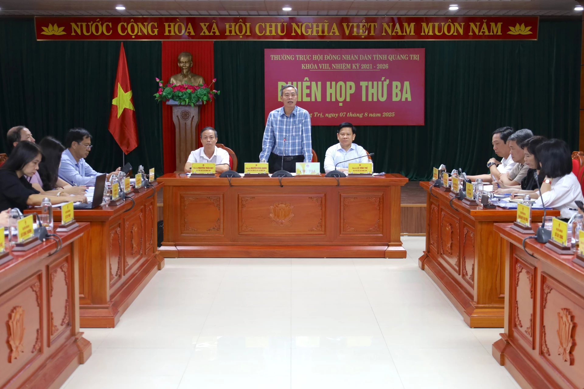 Phó Bí thư Tỉnh ủy, Chủ tịch HĐND tỉnh&nbsp;Nguyễn Đăng Quang&nbsp;phát biểu chỉ đạo tại phiên họp - Ảnh: QN