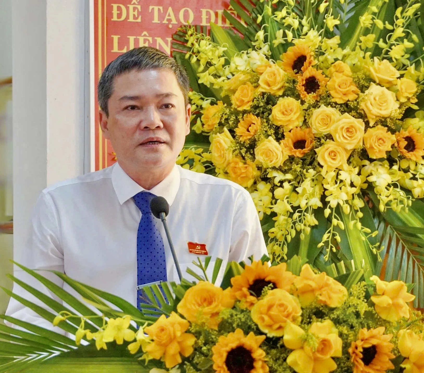 Phó Chủ tịch UBND tỉnh Phan Phong Phú phát biểu chỉ đạo đại hội - Ảnh: Đ.A