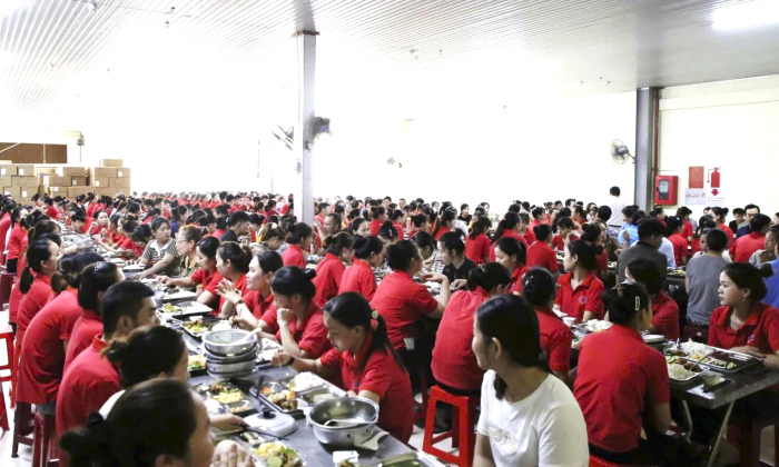 Những “Bữa cơm công đoàn” ấm áp yêu thương 