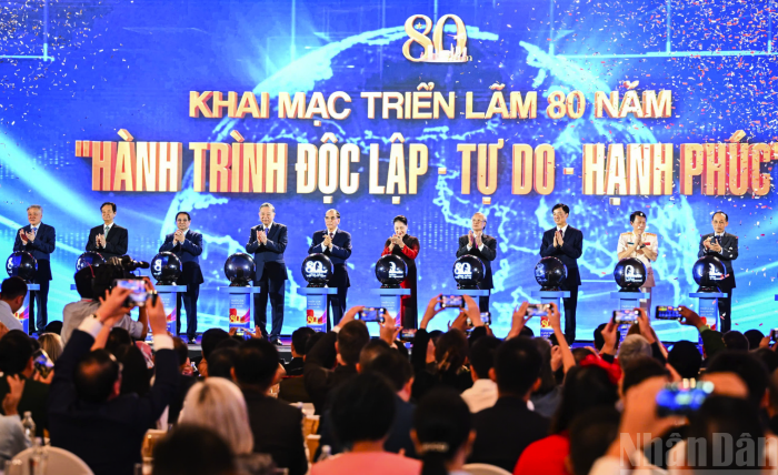 Khai mạc Triển lãm thành tựu đất nước “80 năm hành trình Độc lập-Tự do-Hạnh phúc”