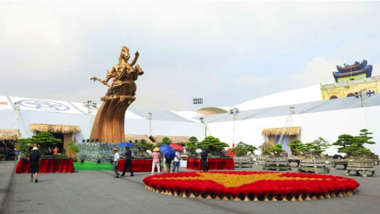 Không gian truyền thống sáng tạo Hà Nội 2025 là một trong những điểm nhấn của triển lãm. (Ảnh: QUANG THÁI)