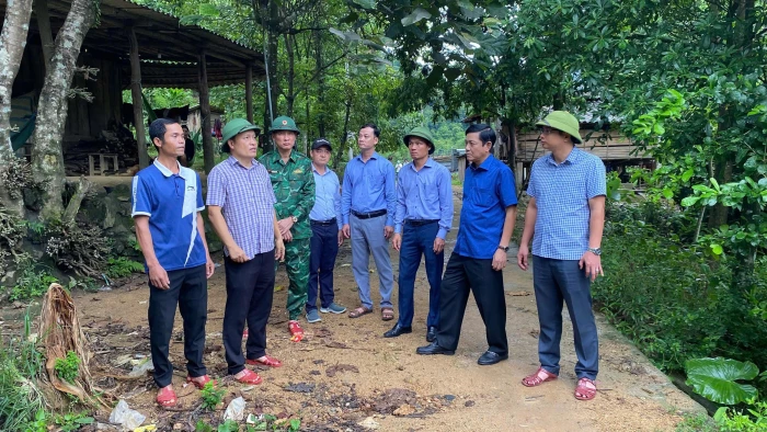 Kiểm tra công tác phòng chống bão số 5 trên địa bàn xã Đakrông