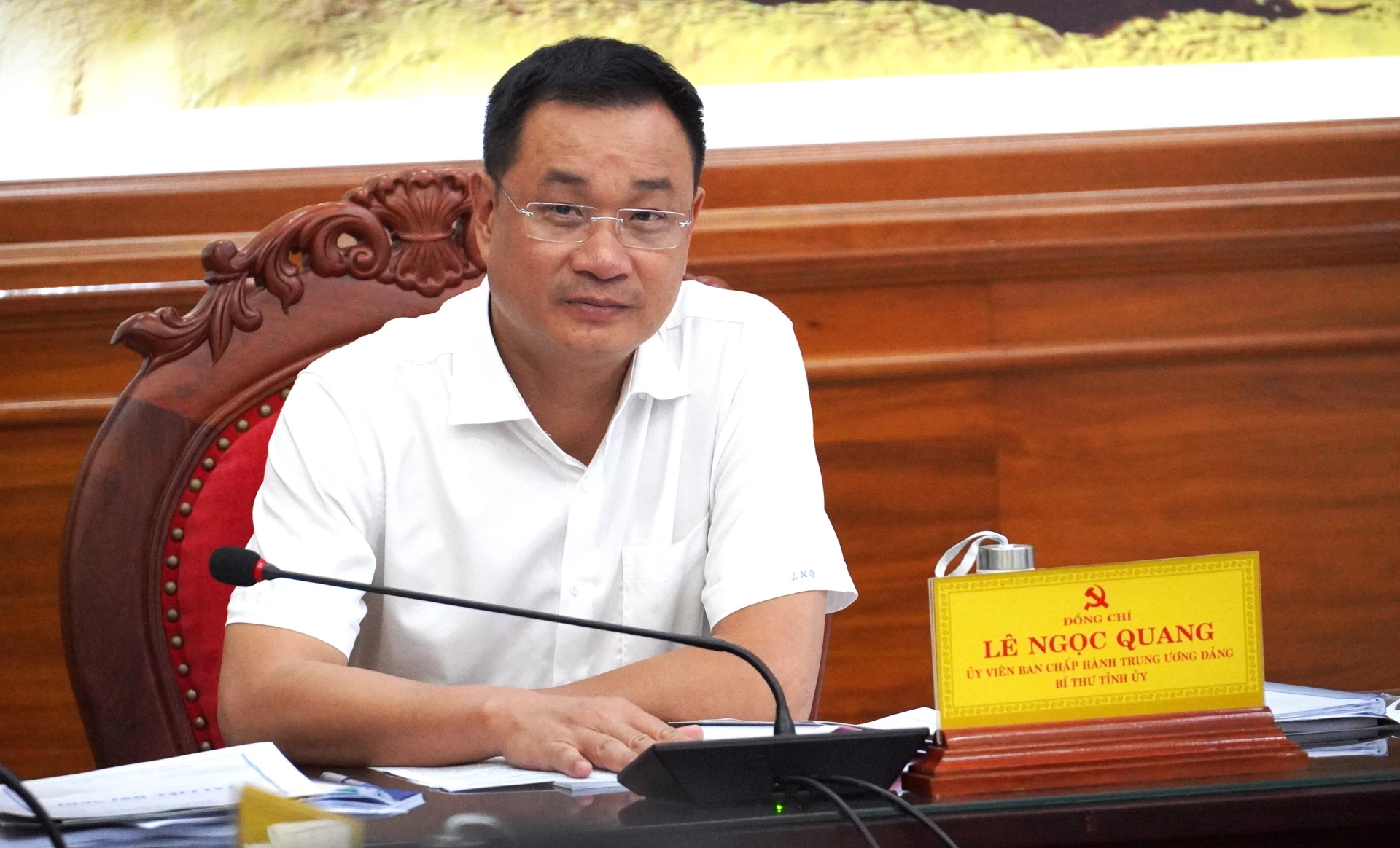 Bí thư Tỉnh ủy Lê Ngọc Quang điều hành phiên họp - Ảnh: QV