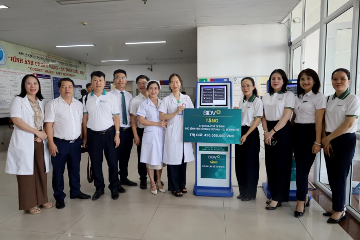 BIDV Quảng Bình bàn giao ki ốt lấy số tự động cho Bệnh viện hữu nghị Việt Nam-Cuba Đồng Hới
