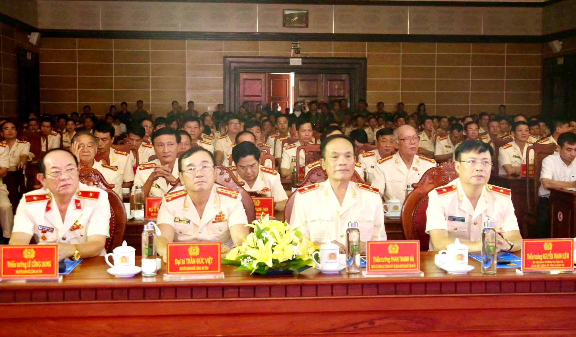 Các đại biểu dự lễ kỷ niệm - Ảnh: M.Đ