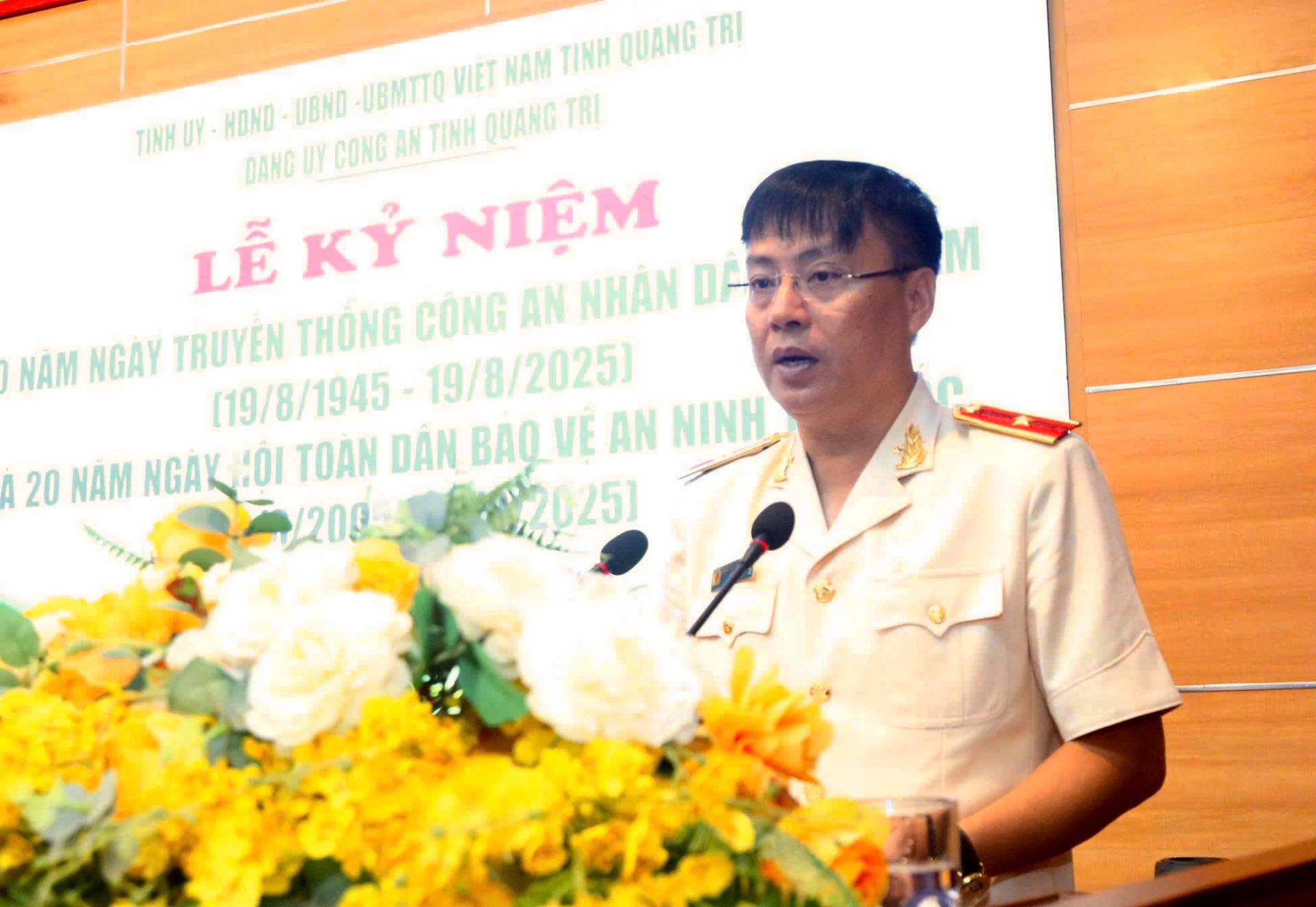 Giám đốc Công an tỉnh, Thiếu tướng Nguyễn Thanh Liêm đọc diễn văn tại lễ kỷ niệm - Ảnh: M.Đ