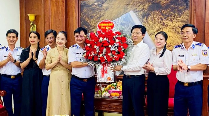 Bộ Tư lệnh Vùng Cảnh sát biển 2 chào xã giao Ban Tuyên giáo và Dân vận Tỉnh ủy Quảng Trị