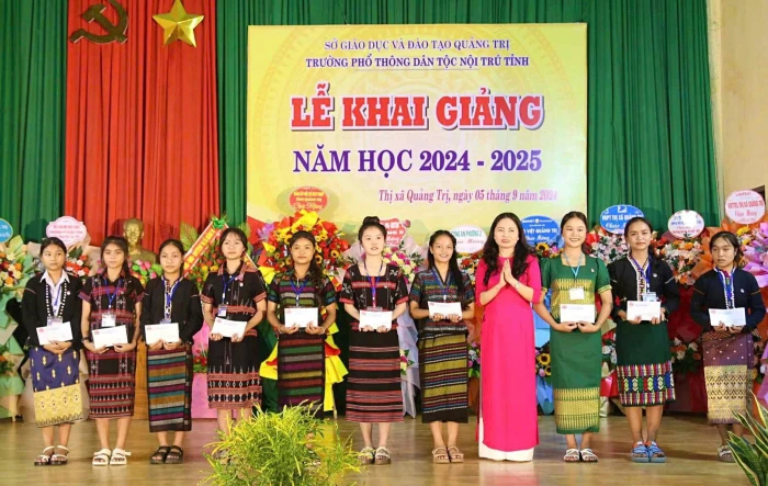 Thắp lên ngọn lửa niềm tin trên hành trình khuyến học