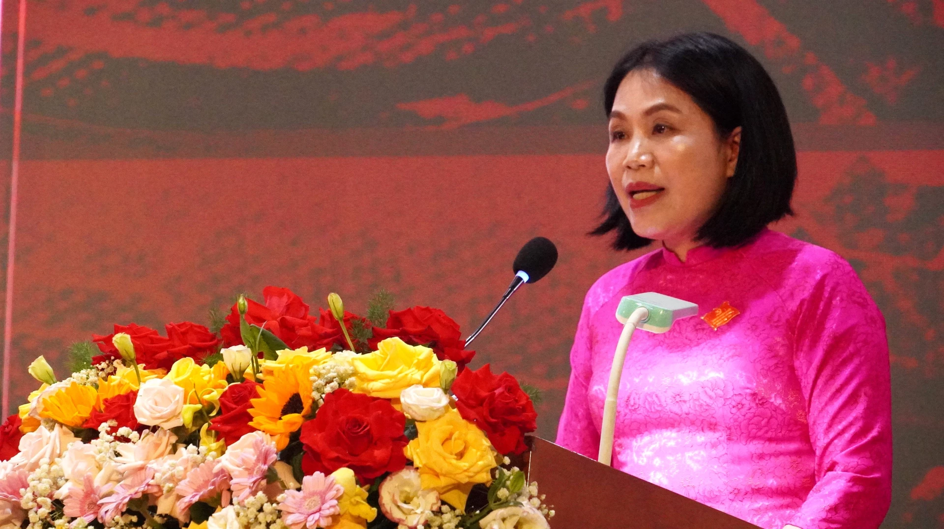 Đại biểu tham luận tại đại hội - Ảnh: Qv
