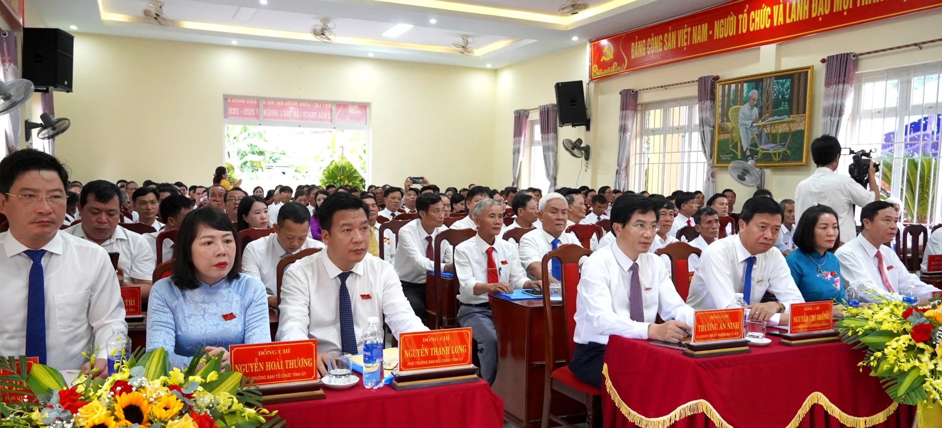 Các đại biểu dự đại hội. Ảnh: H.T