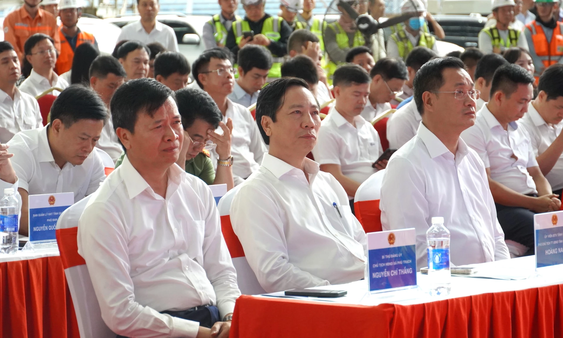 Đại biểu tham dự buổi lễ - Ảnh: QV
