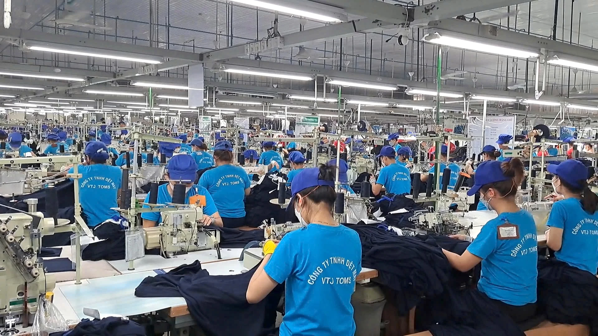 Các cụm công nghiệp trên địa bàn xã Diên Sanh tạo ra nhiều công ăn việc làm ổn định cho lao động địa phương - Ảnh: L.T

