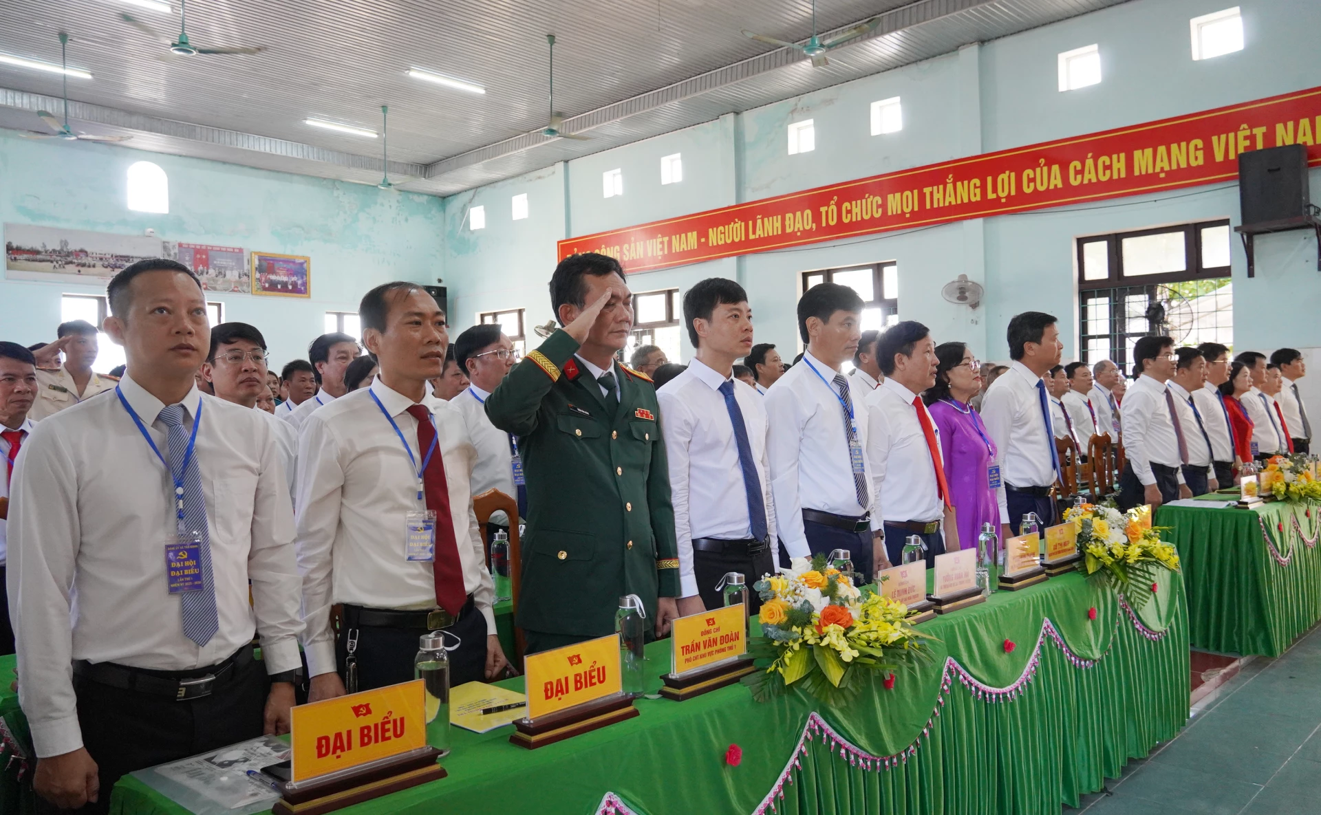 Các đại biểu tham dự đại hội.