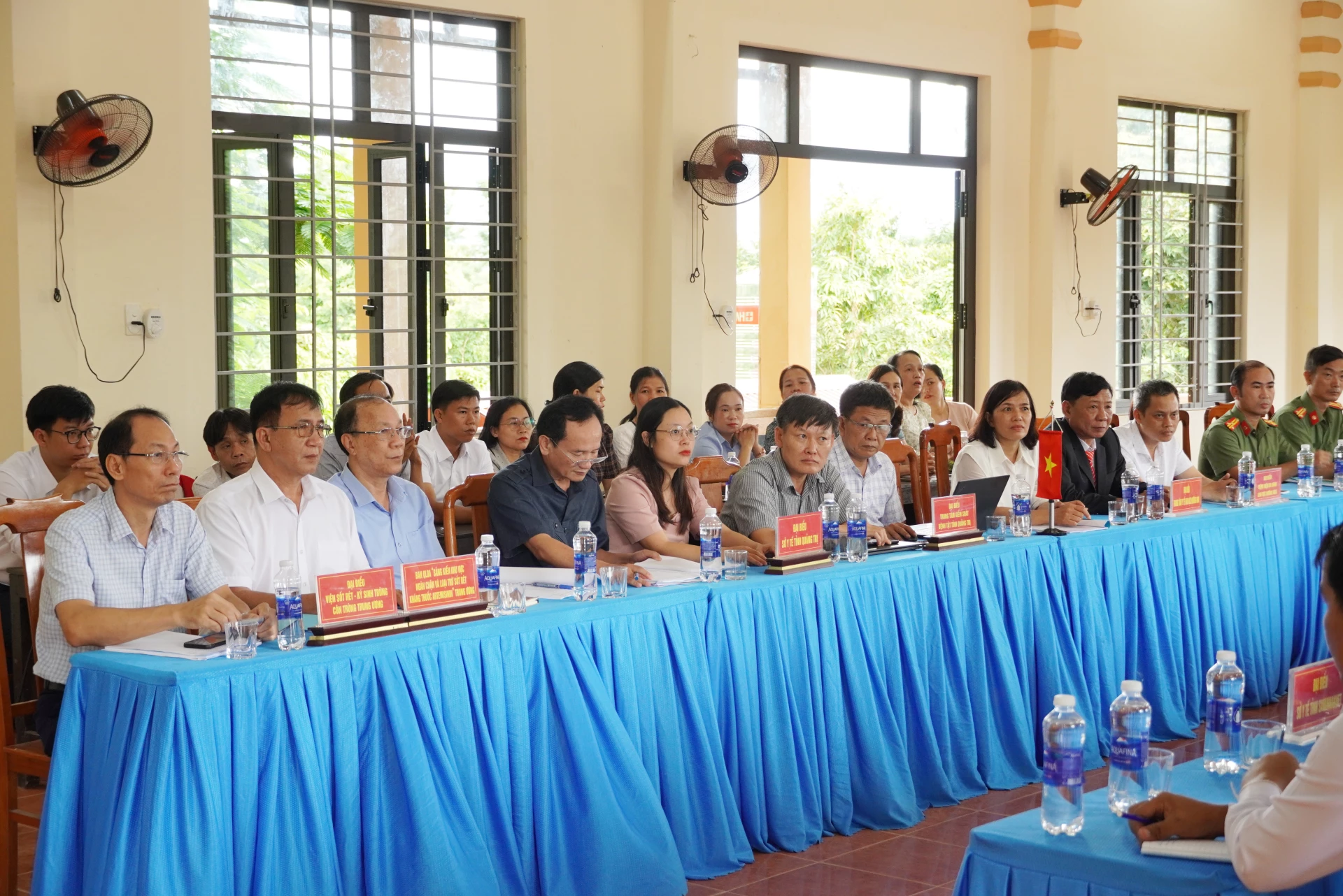 Đại biểu Viện Sốt rét-Ký sinh trùng-Côn trùng Trung ương và Sở Y tế tỉnh Quảng Trị tham dự hội nghị. Ảnh: HL.