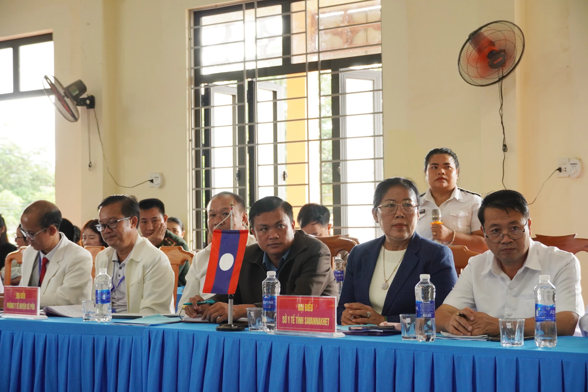 Đại biểu Sở Y tế tỉnh Savannakhet tham dự hội nghị. Ảnh: HL.
