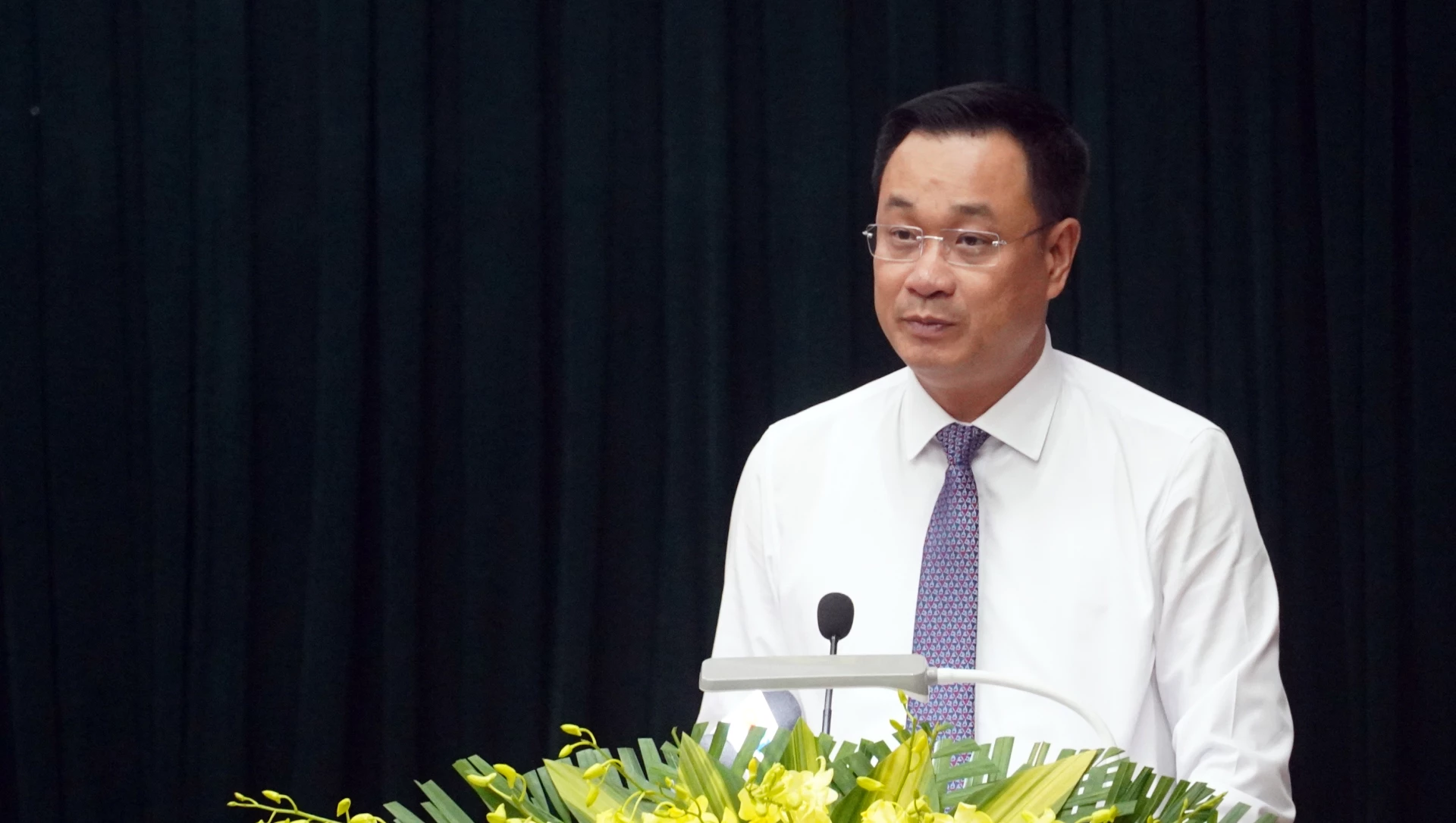 Đồng chí Lê Ngọc Quang, Ủy viên Trung ương Đảng, Bí thư Tỉnh ủy phát biểu chỉ đạo kỳ họp