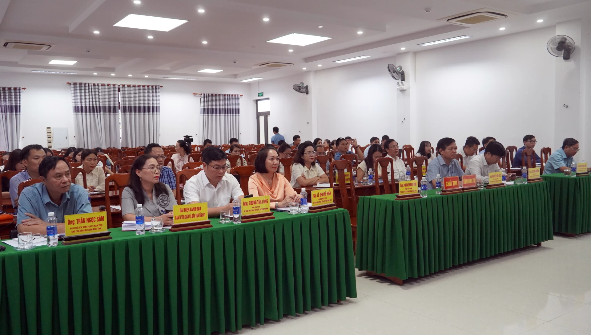 Đại biểu dự hội nghị tại điểm cầu tỉnh Quảng Trị - Ảnh: N.M