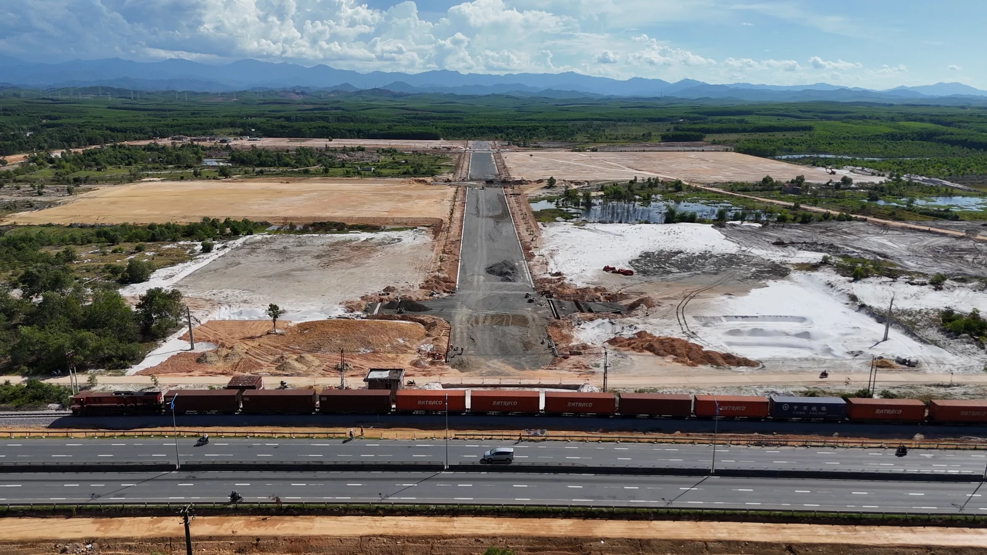 Khu Công nghiệp Quảng Trị được xây dựng trên địa bàn xã Diên Sanh - Ảnh: Quang Giang