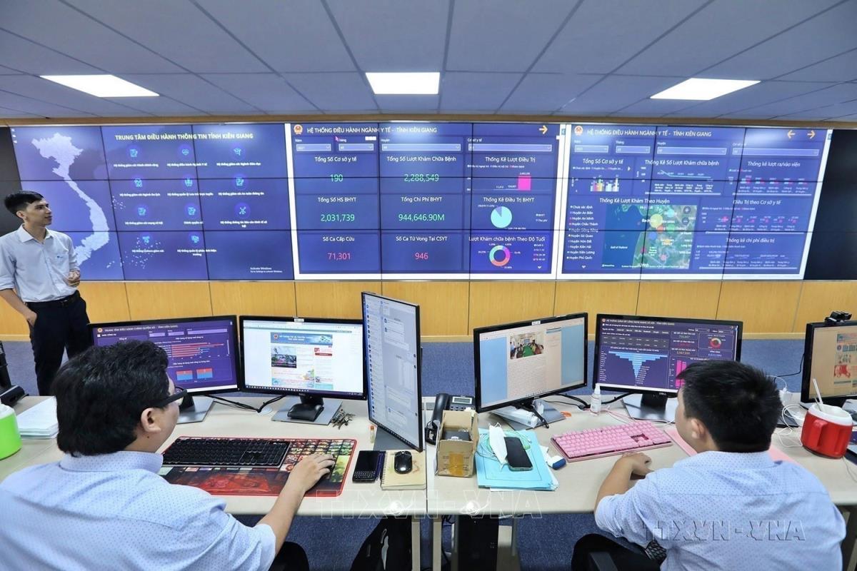 Tỉnh Kiên Giang chú trọng đầu tư phát triển hạ tầng chuyển đổi số, ứng dụng mạnh mẽ, tiên phong các công nghệ số, dữ liệu số trong tất cả các lĩnh vực. Ảnh tư liệu - minh họa: Minh Quyết/TTXVN