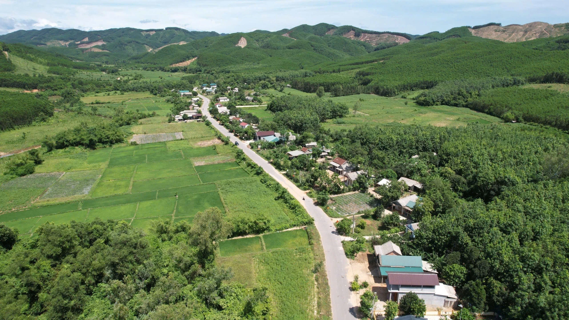  Bản Chùa (xã Hiếu Giang) đổi mới - Ảnh: Thanh Hải