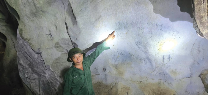 “Cuộc chiến ” trong hang đá