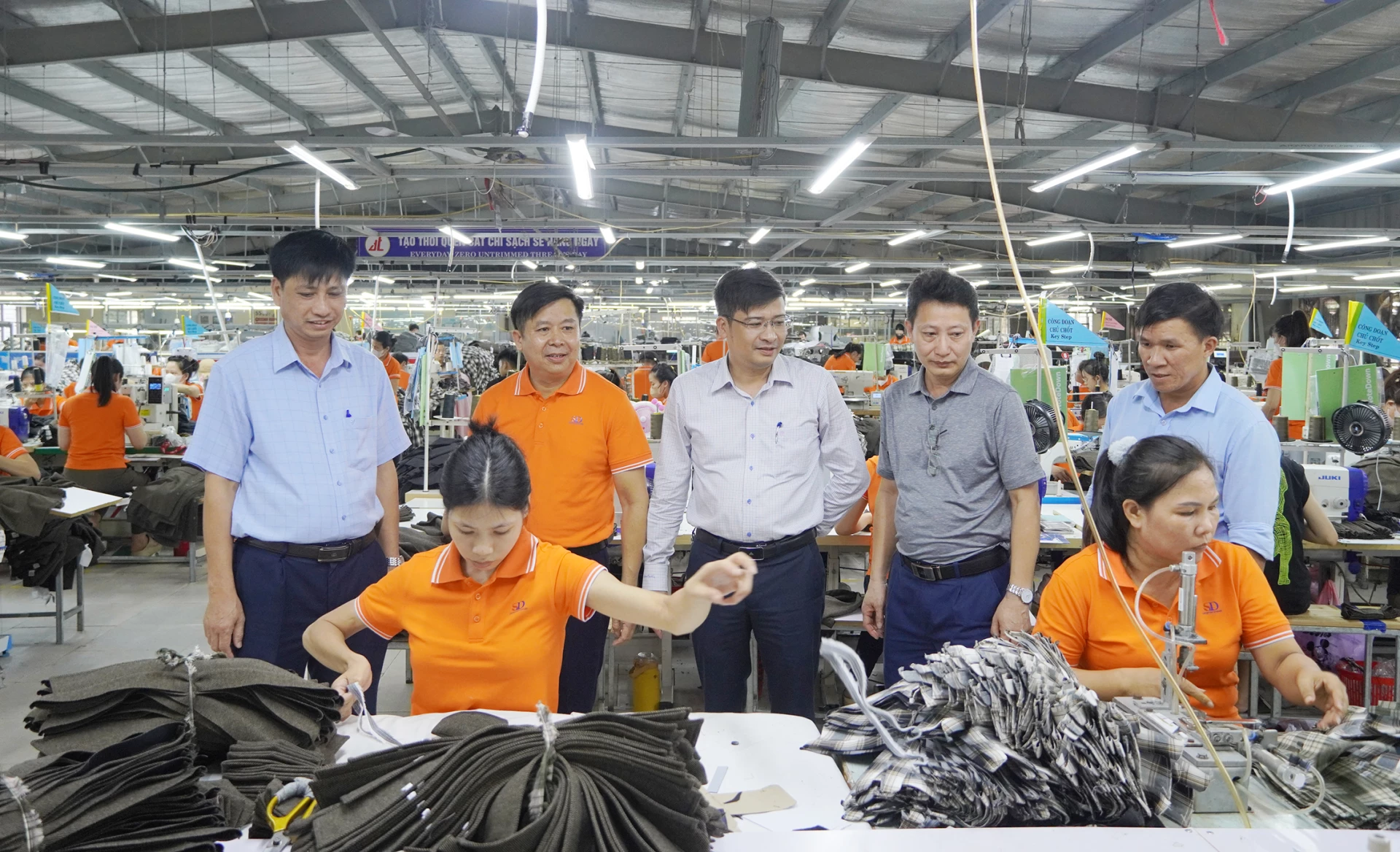Các cơ sở công nghiệp, tiểu thủ công nghiệp trên địa bàn xã Hoàn Lão hoạt động hiệu quả - L.M