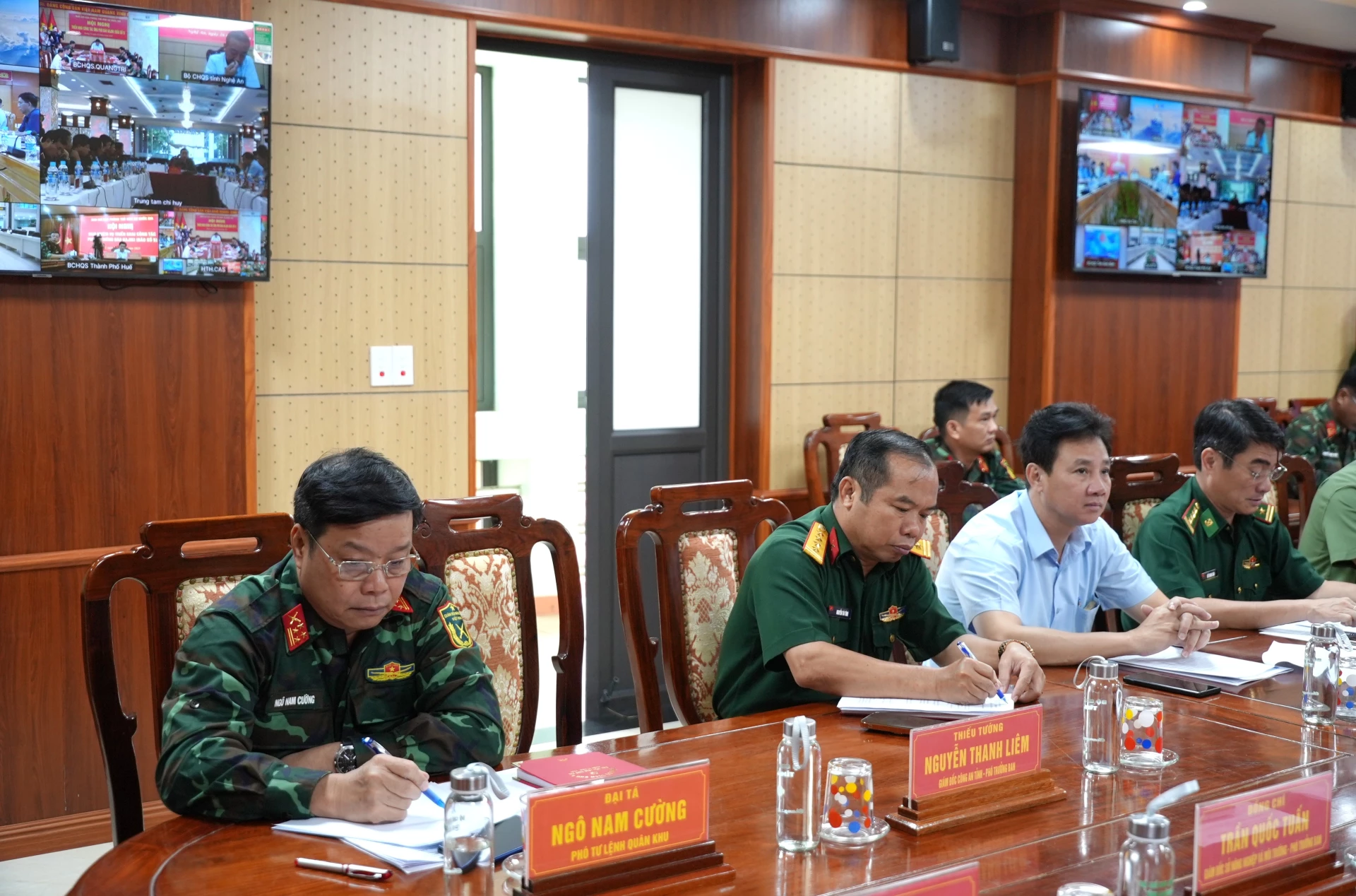 
Các đại biểu dự cuộc họp tại điểm cầu Quảng Trị - Ảnh: Trung Đức
