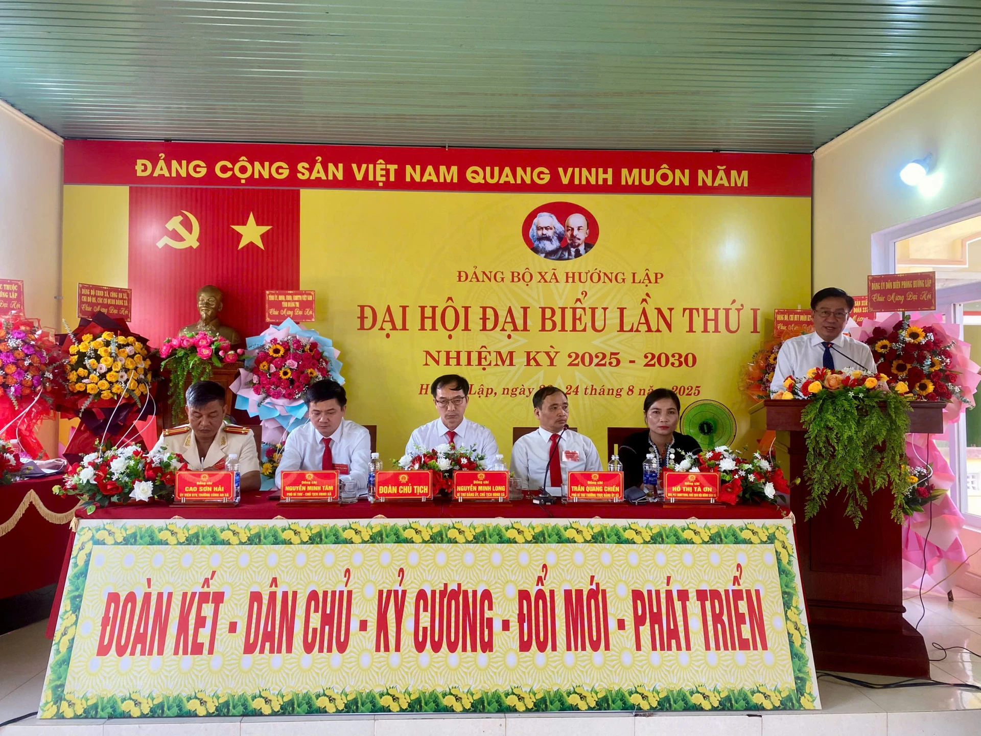 Đồng chí Đào Mạnh Hùng, Ủy viên Ban Thường vụ Tỉnh uỷ, Phó Chủ tịch Thường trực UBMTTQ Việt Nam tỉnh phát biểu chỉ đạo tại Đại hội