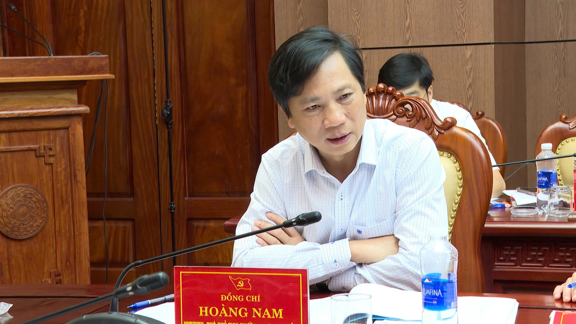Phó Chủ tịch Thương trực UBND tỉnh Hoàng Nam tham gia ý kiến về công tác chuẩn bị tổ chức đại hội của các xã