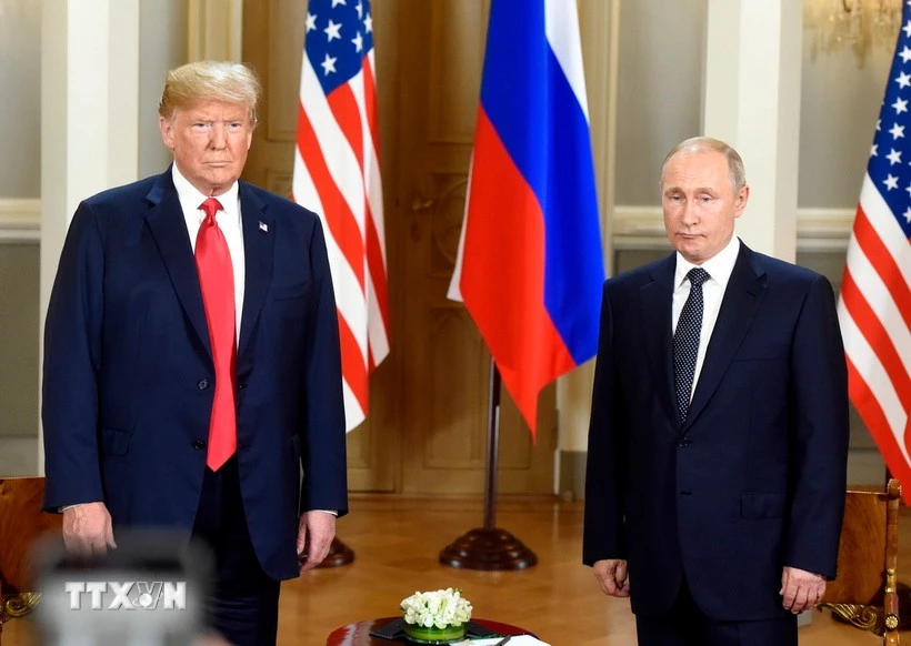 Tổng thống Nga Vladimir Putin (phải) và Tổng thống Mỹ Donald Trump tại cuộc gặp ở Helsinki, Phần Lan, ngày 16/7/2018. (Ảnh: THX/TTXVN)